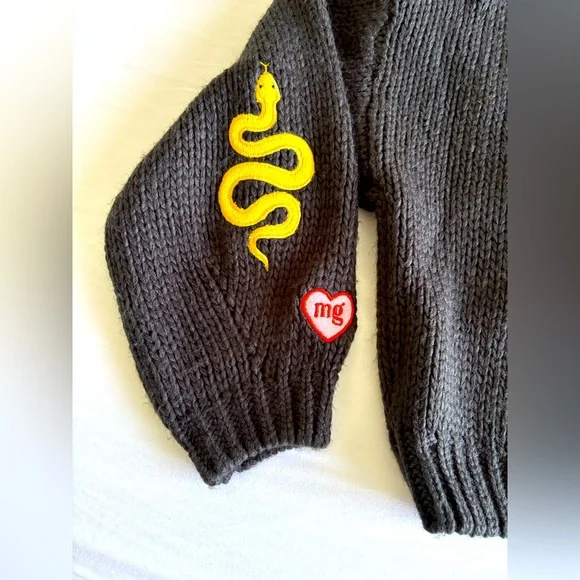 Reputation Vibes, Black Cardigan w/ Snakes! 🐍 🖤 - Picture 9 of 9